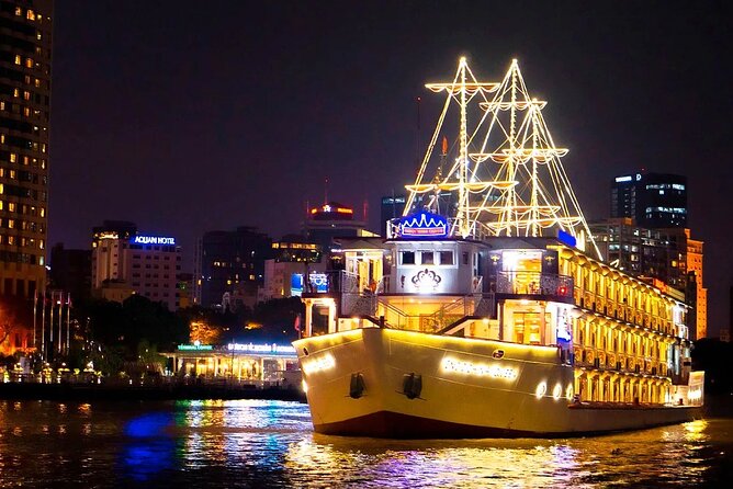 Water Puppet Show & Dinner on Cruise - Dinner, music, and the limits of the meal